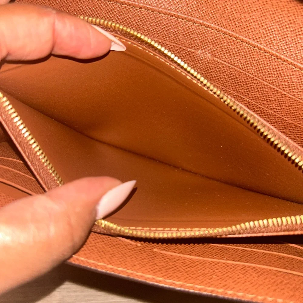 Louis Vuitton Monogram Sarah‎ Wallet